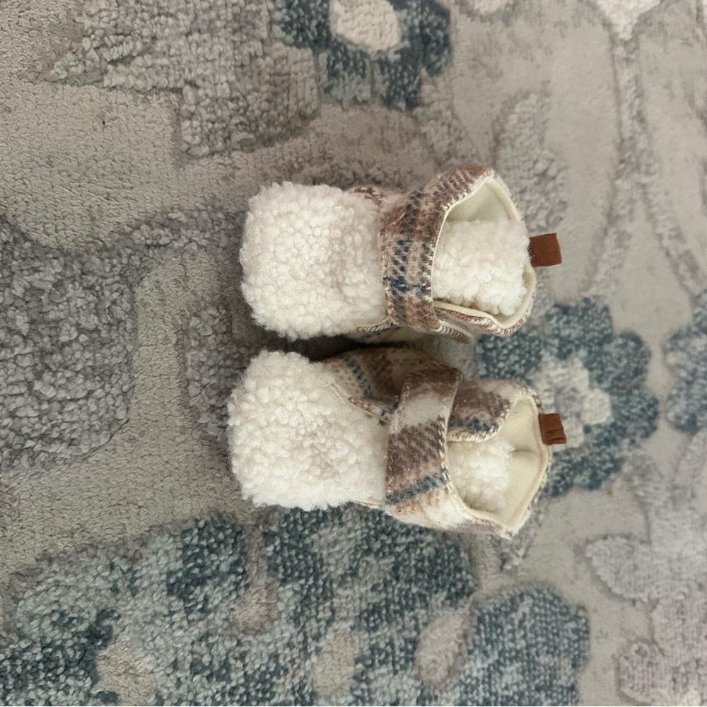 Cozy Plaid Kids Shoes - Cream and Brown